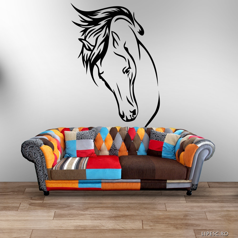 Sticker silueta cu chip de cal 