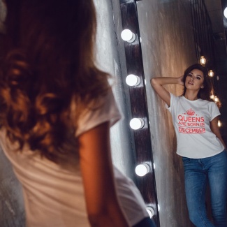 Tricouri aniversare queens are born 